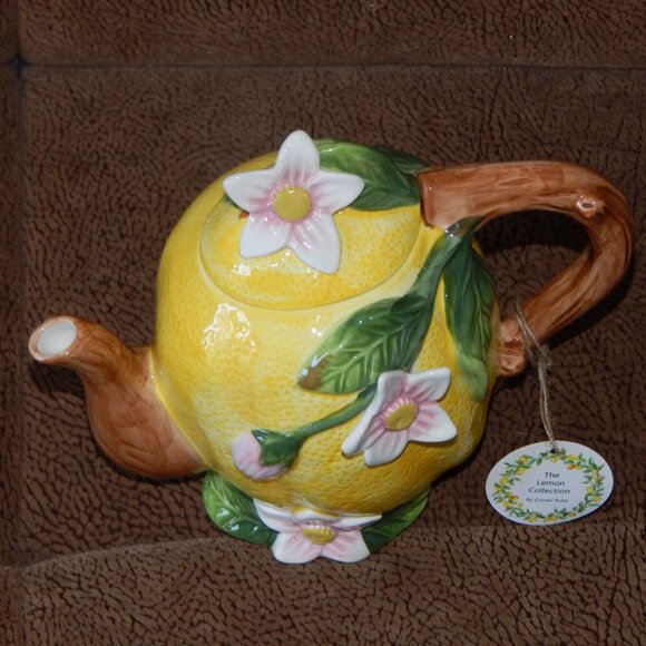 Corner Ruby Lemon Collection Handmade Ceramic Teapot 3D Floral Decorated NWT - Picture 4 of 9